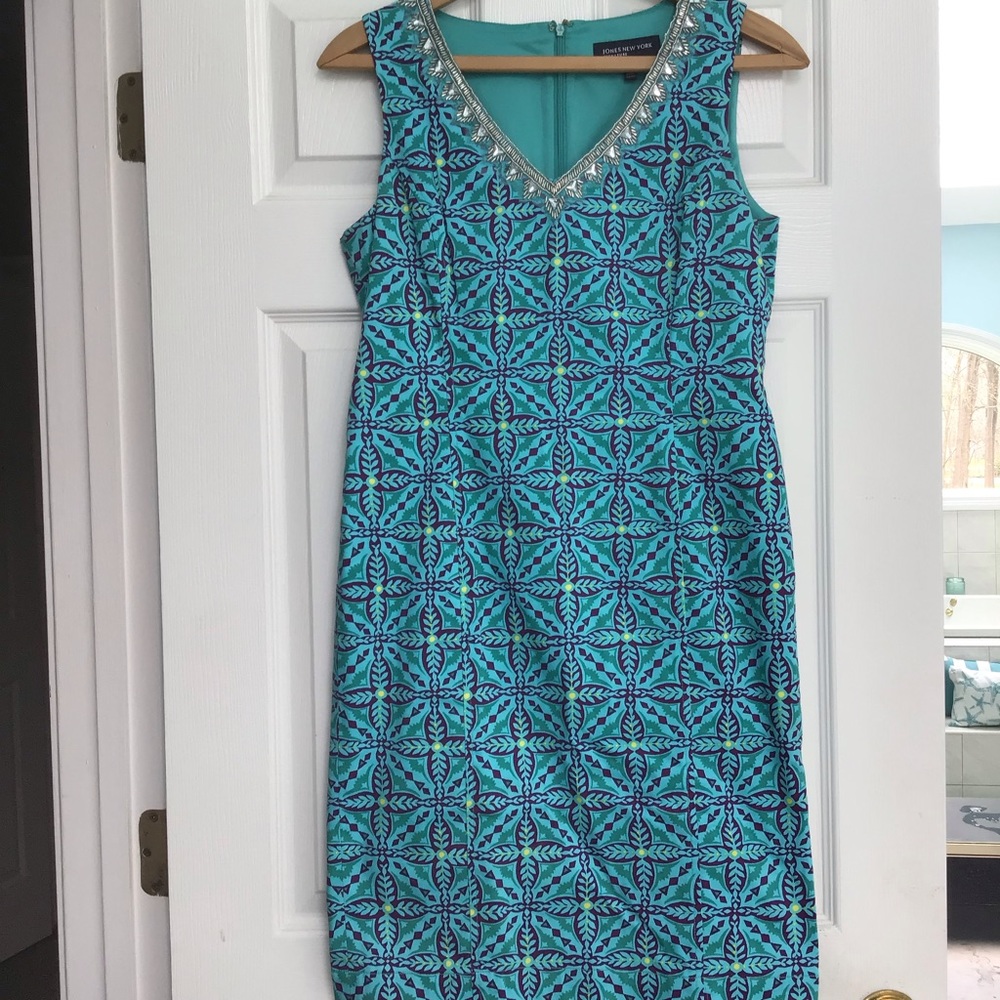 Jones New York Signature Beaded V Neckline Dress women’s Size 4